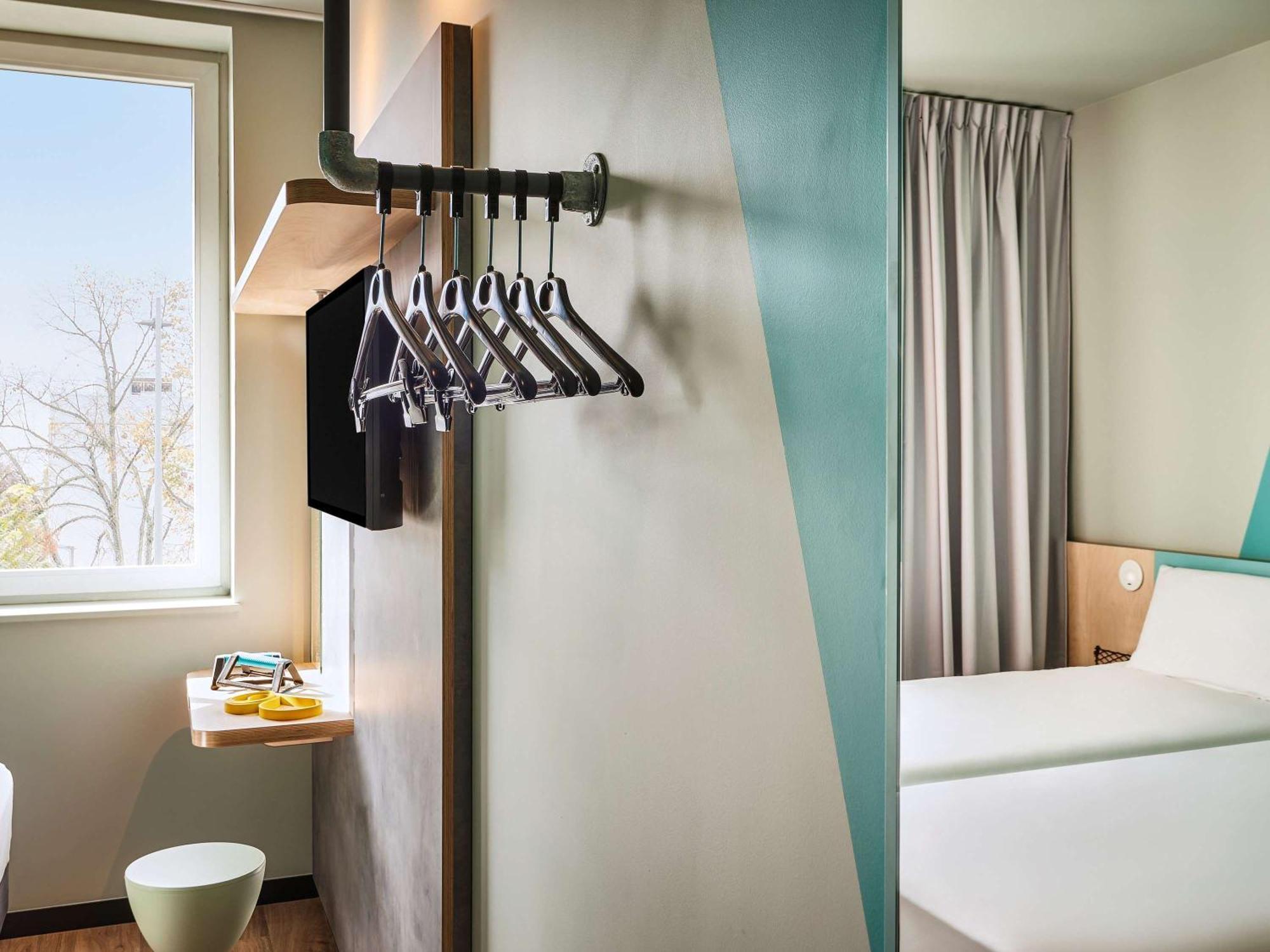 Hotel Ibis Budget Nantes Ouest Atlantis Coueron Екстер'єр фото