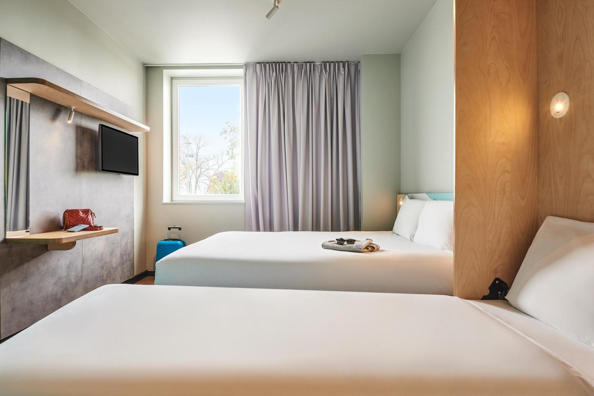Hotel Ibis Budget Nantes Ouest Atlantis Coueron Екстер'єр фото