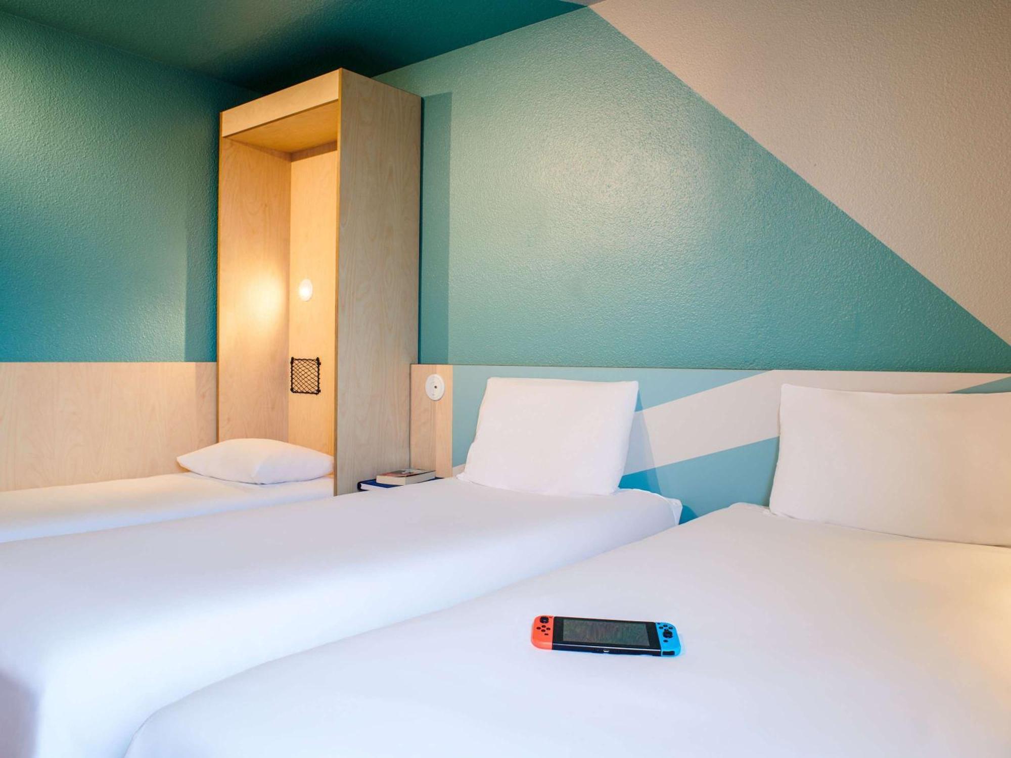 Hotel Ibis Budget Nantes Ouest Atlantis Coueron Екстер'єр фото
