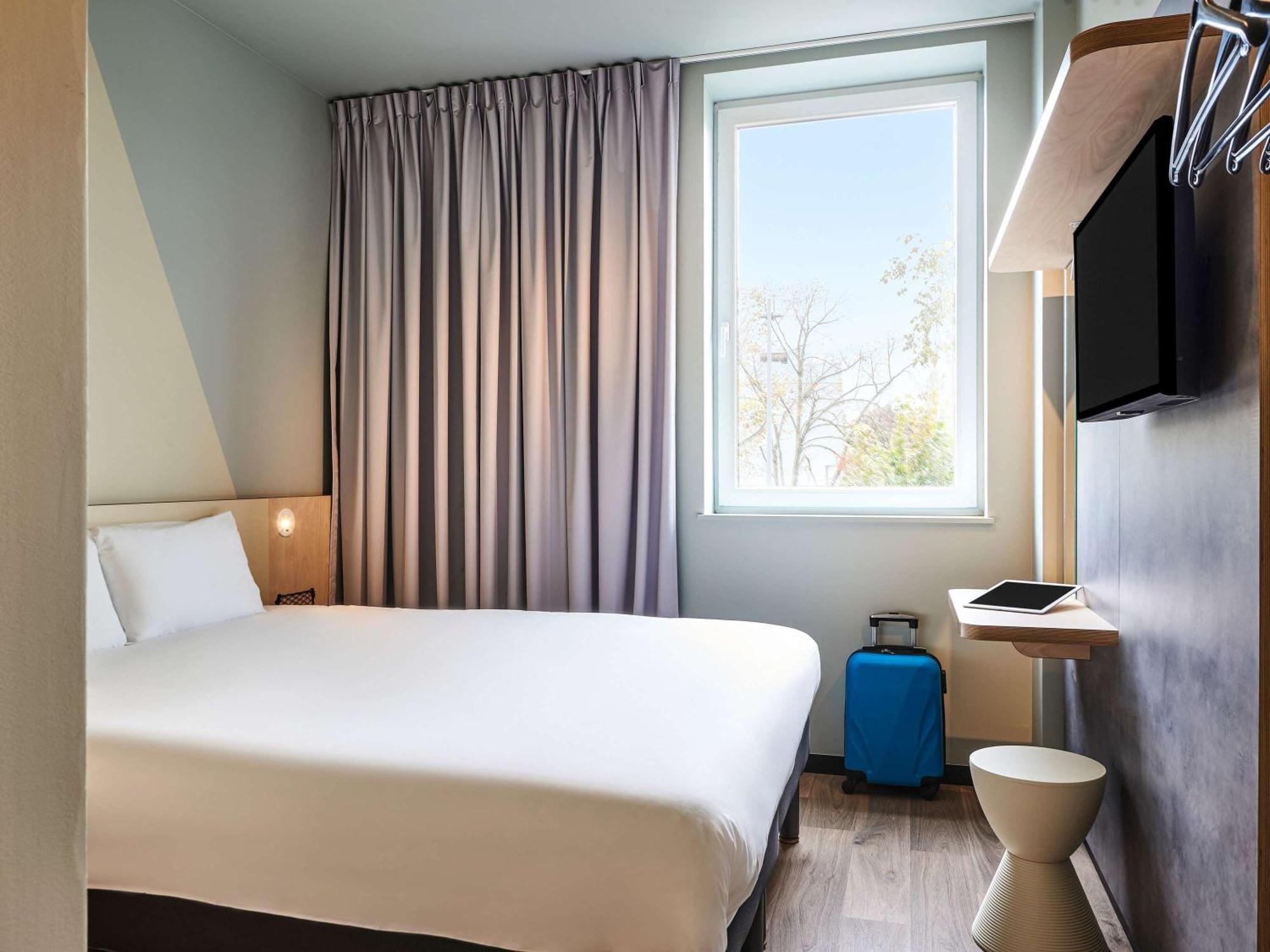 Hotel Ibis Budget Nantes Ouest Atlantis Coueron Екстер'єр фото